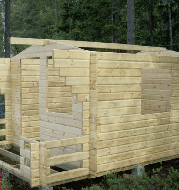 Byg selv hytte: Væggene er rejst