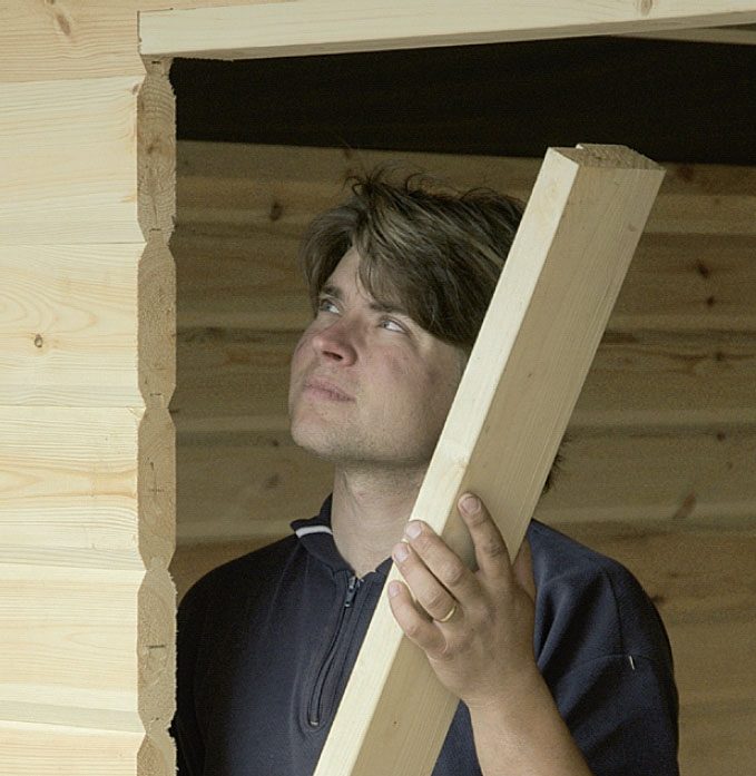 Byg selv hytte: Vindues- og dørrammen