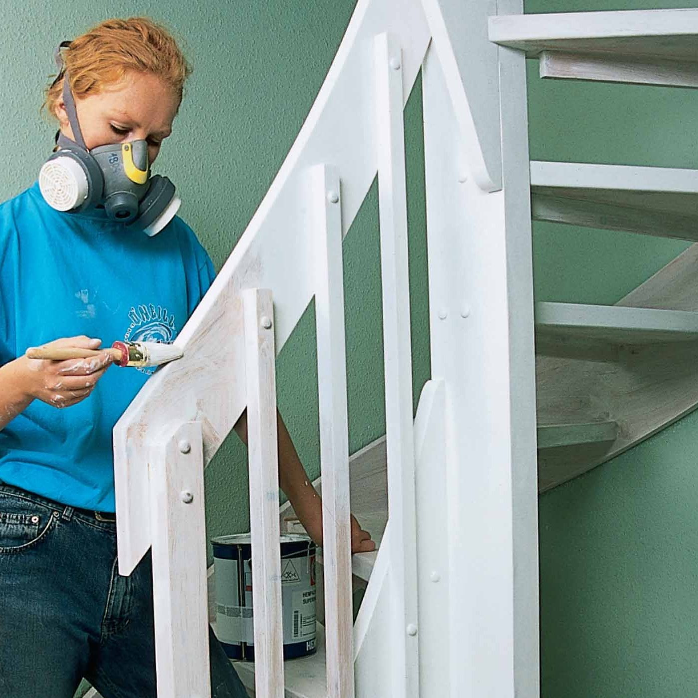 Male trapp: Primeren må herde i minst to dager før du lakkerer trappa