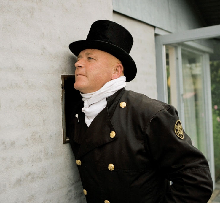 Montere peisinnsats: Skorsteinsfeieren kan tilkalles for å sjekke skorsteinen og feieluka