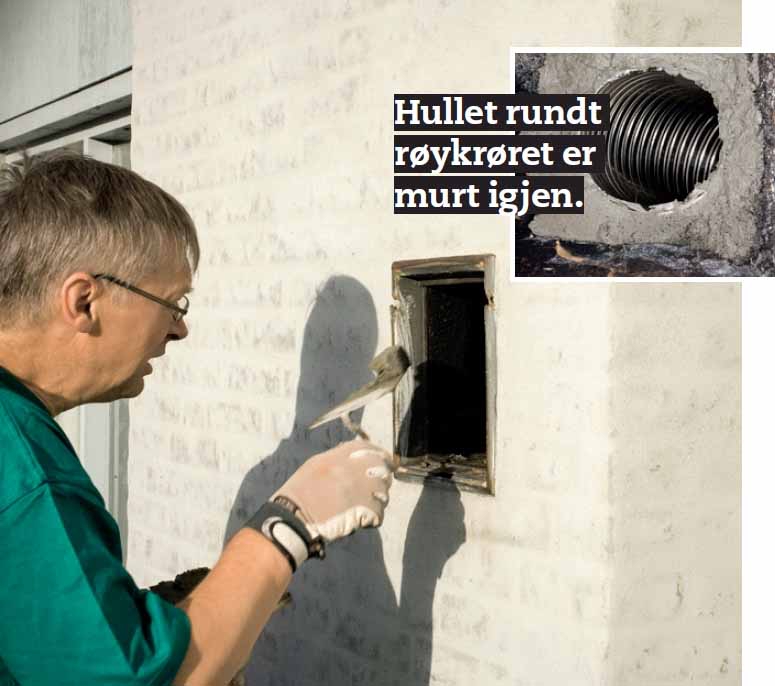 Montere peisinnsats: Det fleksible røret flukter med lysåpningen i pipa