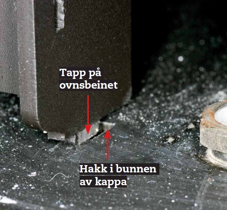 Montere peisinnsats: Det er ikke mye plass mellom ovnen og konveksjonskappa