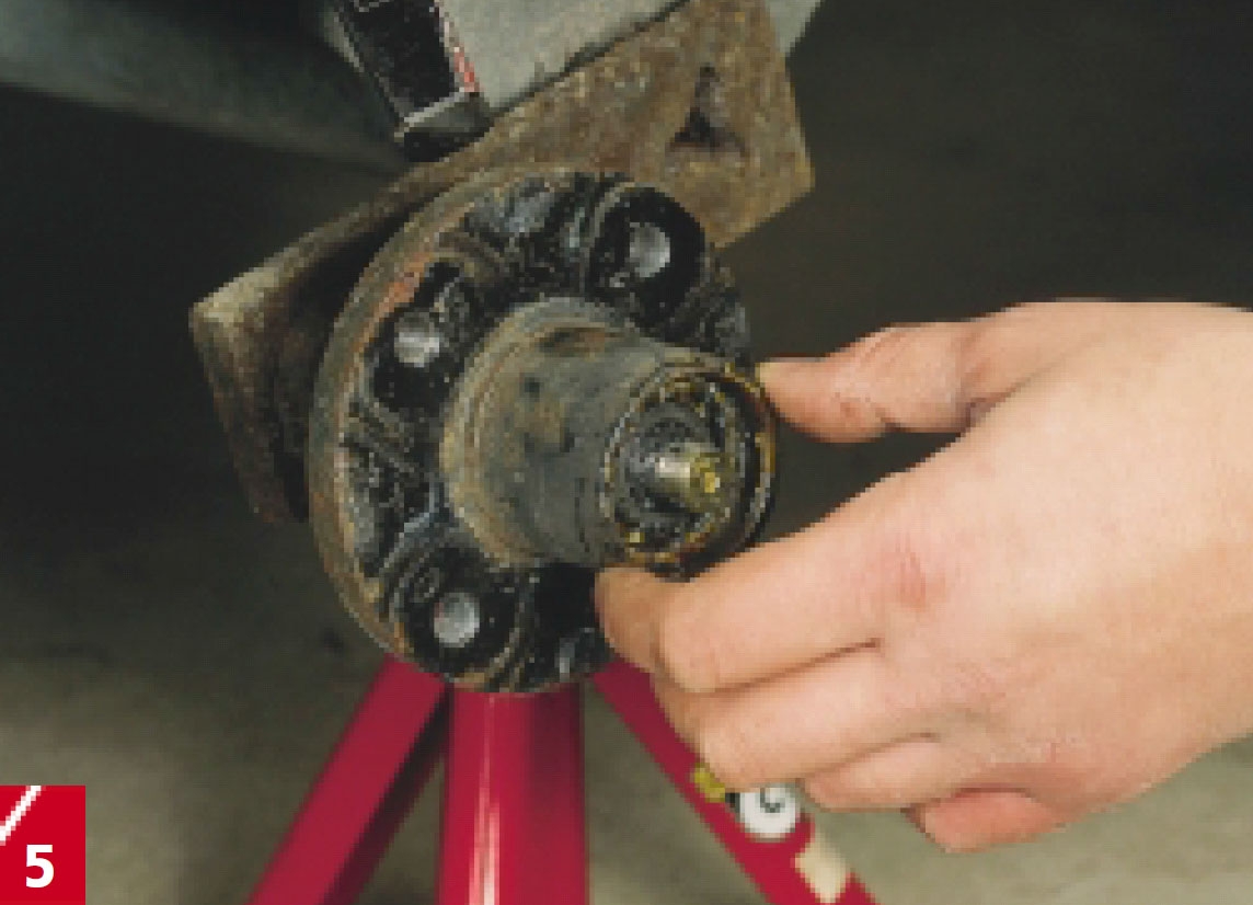 Skifte hjullager tilhenger