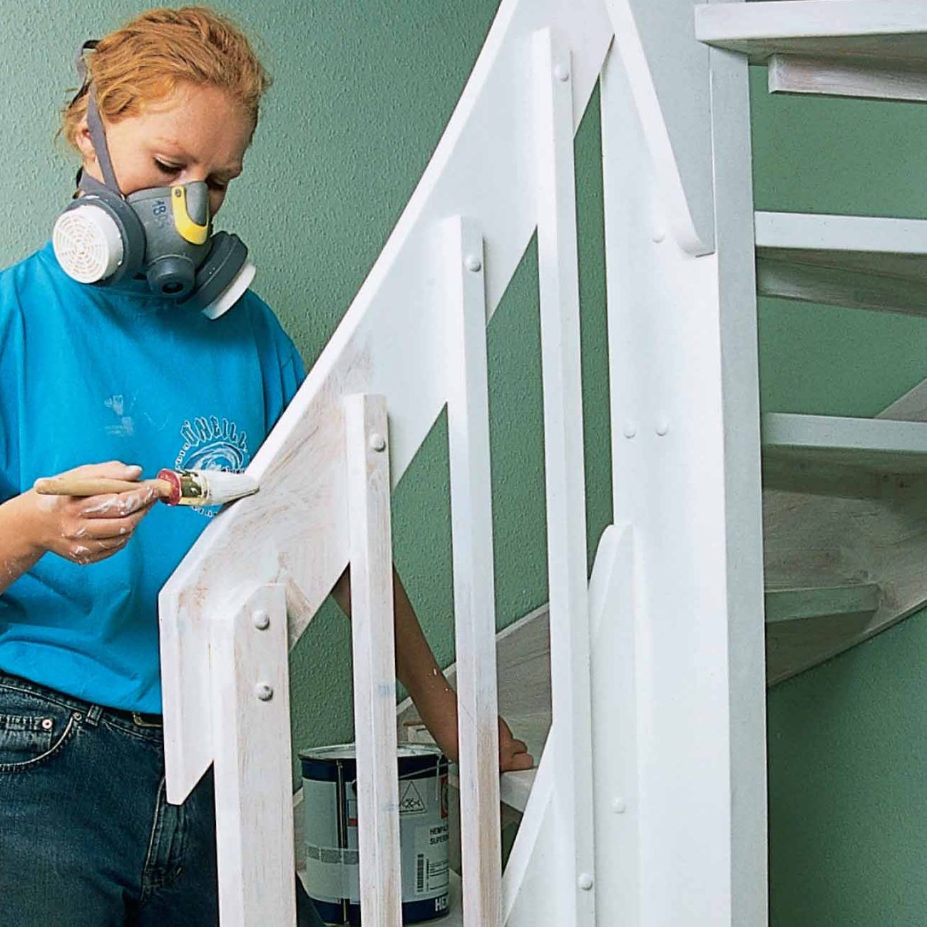 Maling af trappe: Primeren skal hærde i mindst to dage, før du lakerer trappen