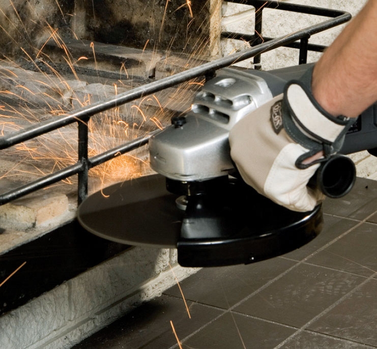 Pejseindsats: Ildstedet har en tyk stålramme