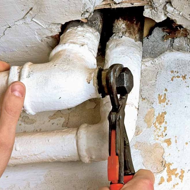 Gem varmerørene væk i væggen