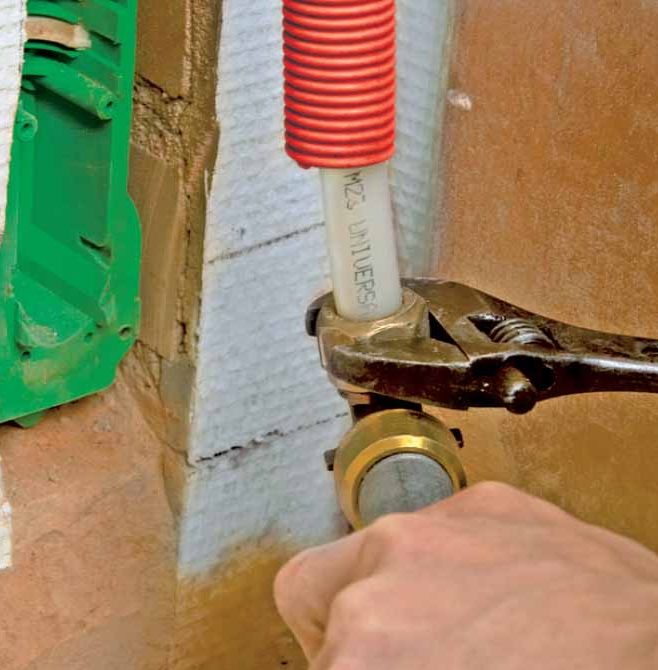 Gem varmerørene væk i væggen