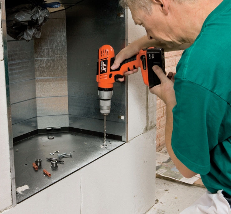 Braskassett: De två främre justeringsskruvarna dras nu fast