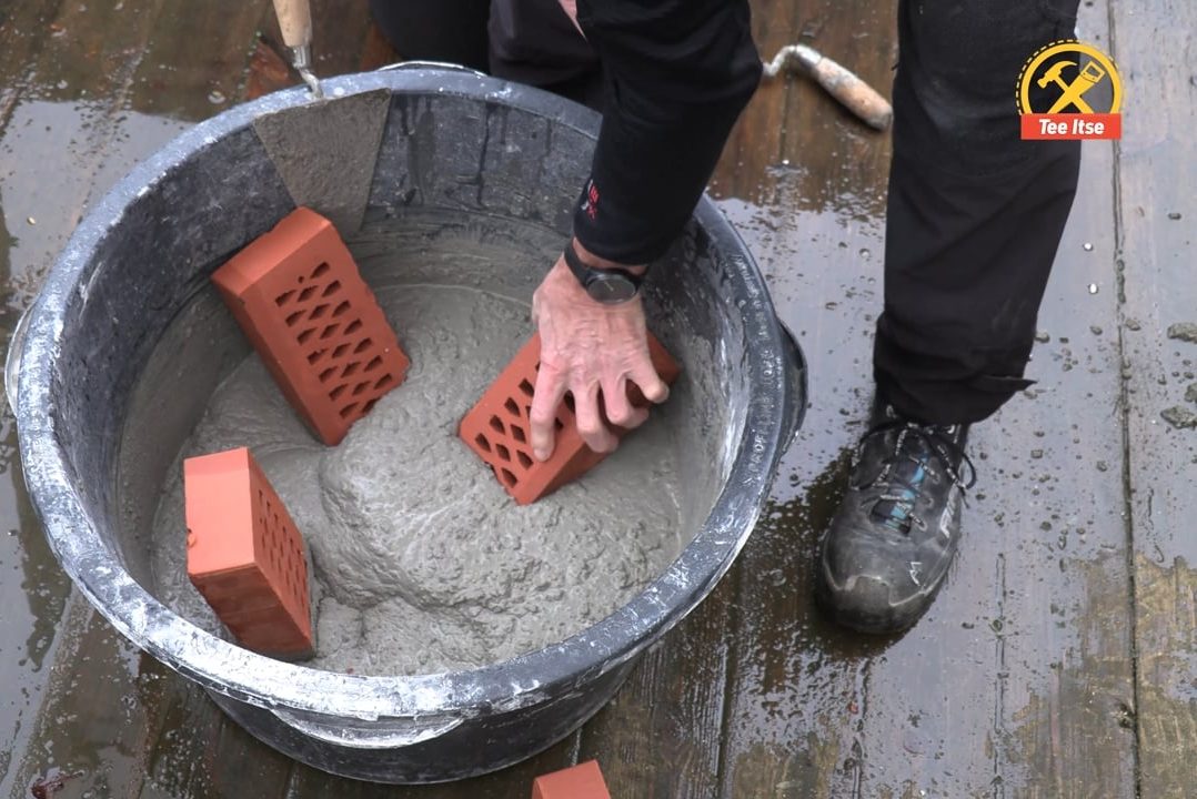 Pelasta liian vetelä laasti