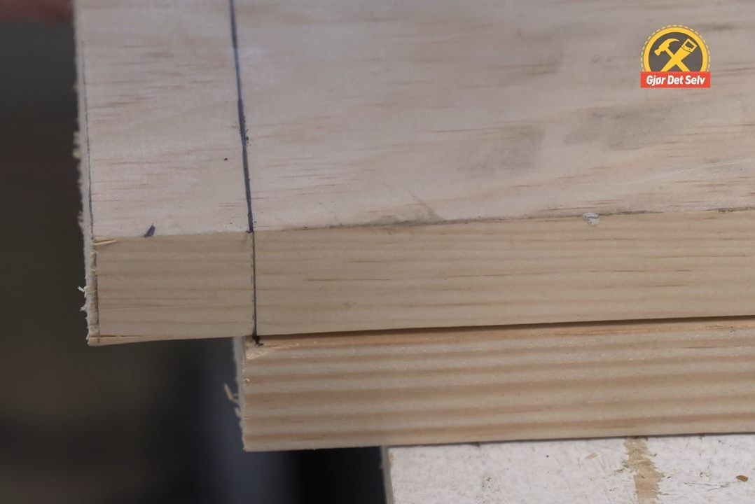 Sag tynne snitt med håndsagen