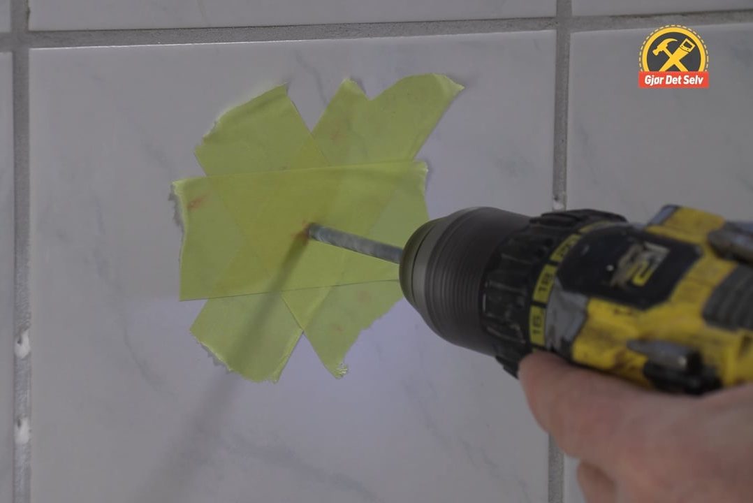 Bor hull i glatte fliser