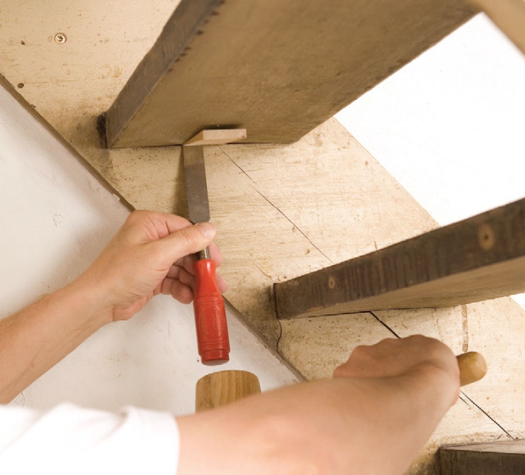 Fixa knarrande trappa