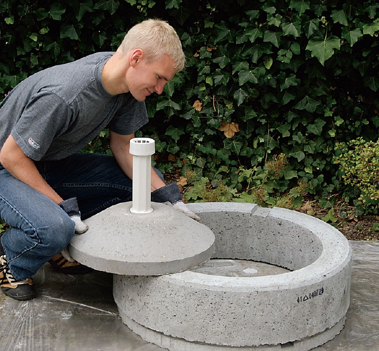 Springvand i krukker til haven