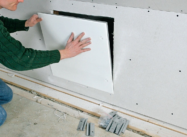 Udnyttelse af loftrum: Tjek, at inspektionslemmen passer i hullet