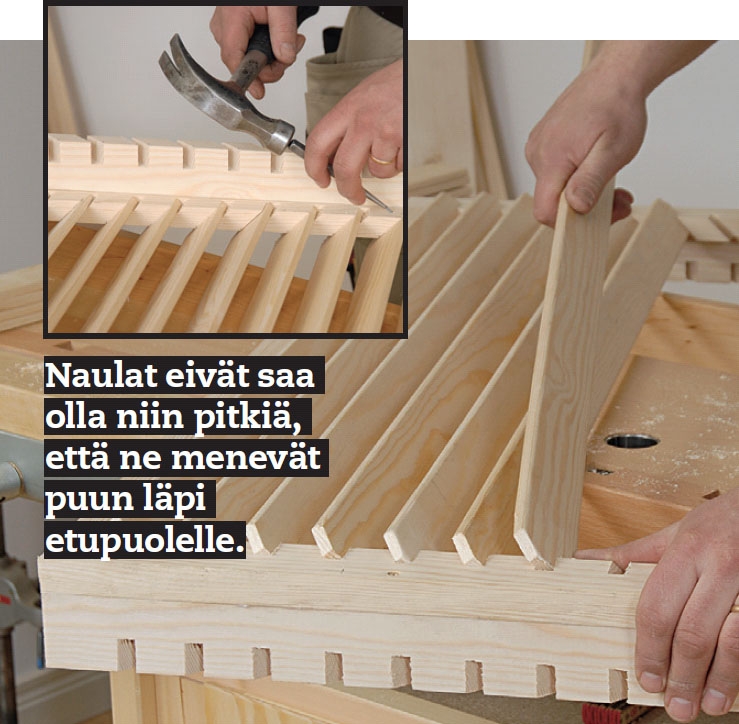 Lämpöpumpun suoja: Aseta listat (G) kulmalistoihin (A) kiinni.