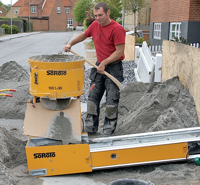 Golvvärme på betongplatta: Transportbandet arbetar