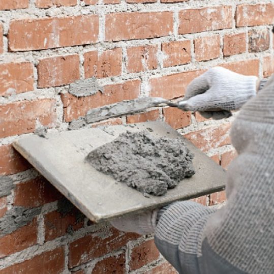 Tyndpuds: Fugerne fyldes ud med frisk mørtel