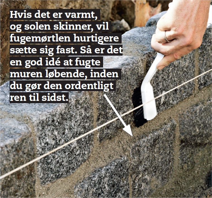 Brostensmur: Stænk stenene med vand