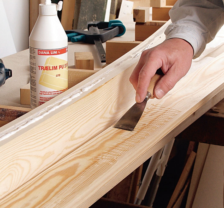 Glasstak: Et jevnt, tynt lag med lim som dekker hele flata, gir det sterkeste resultatet.