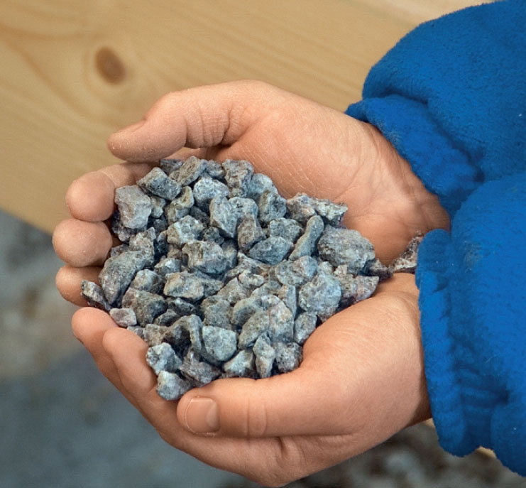 Bunnen av krypekjelleren dekkes av min. 15 cm