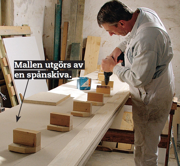 Glastak: Ett antal rejäla klossar skruvas fast längs den båge du har ritat.