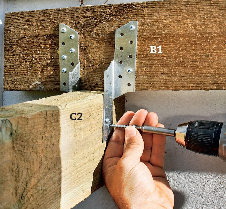 Bygga vedskjul mot vägg