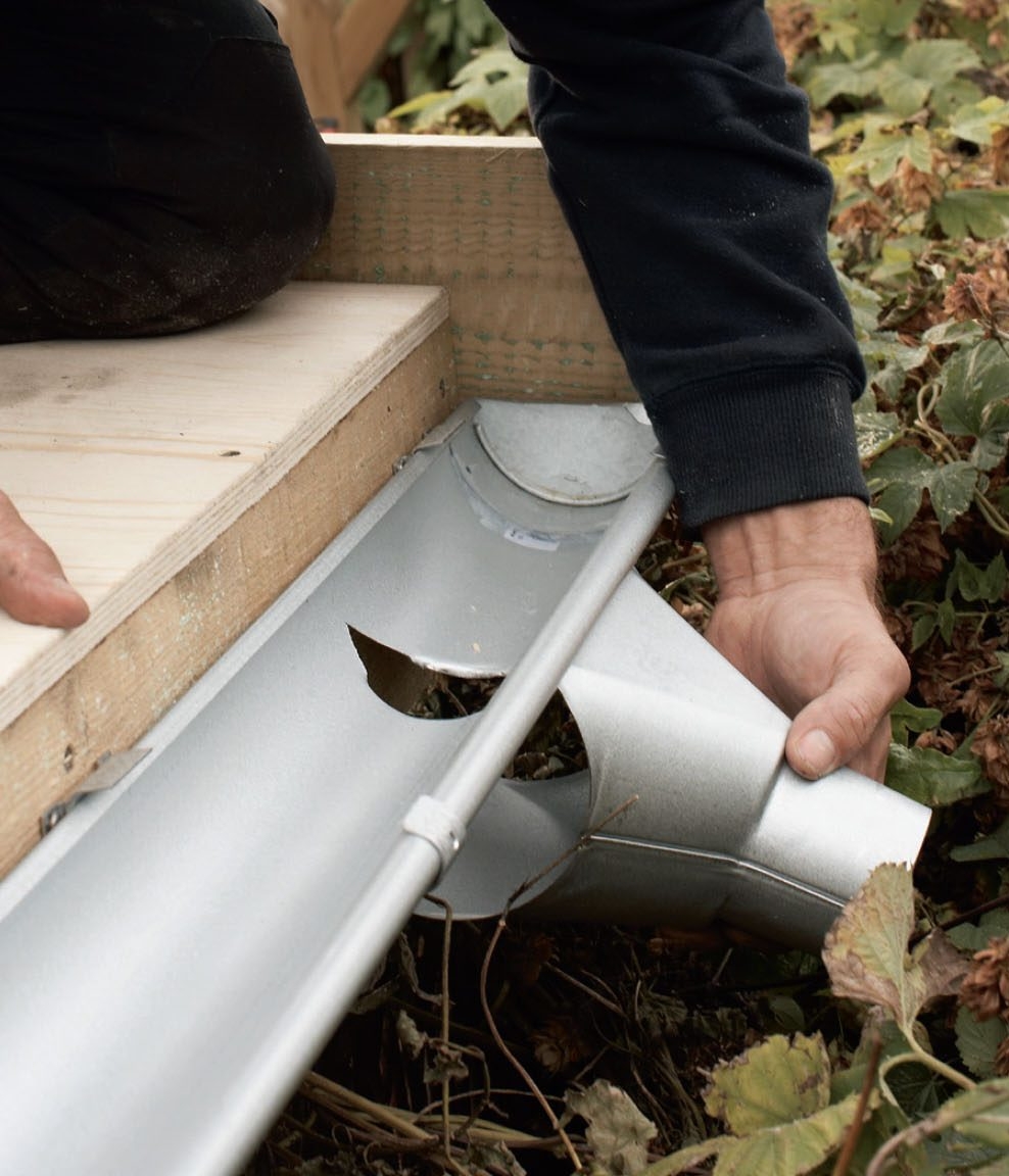 Bygga vedskjul mot vägg