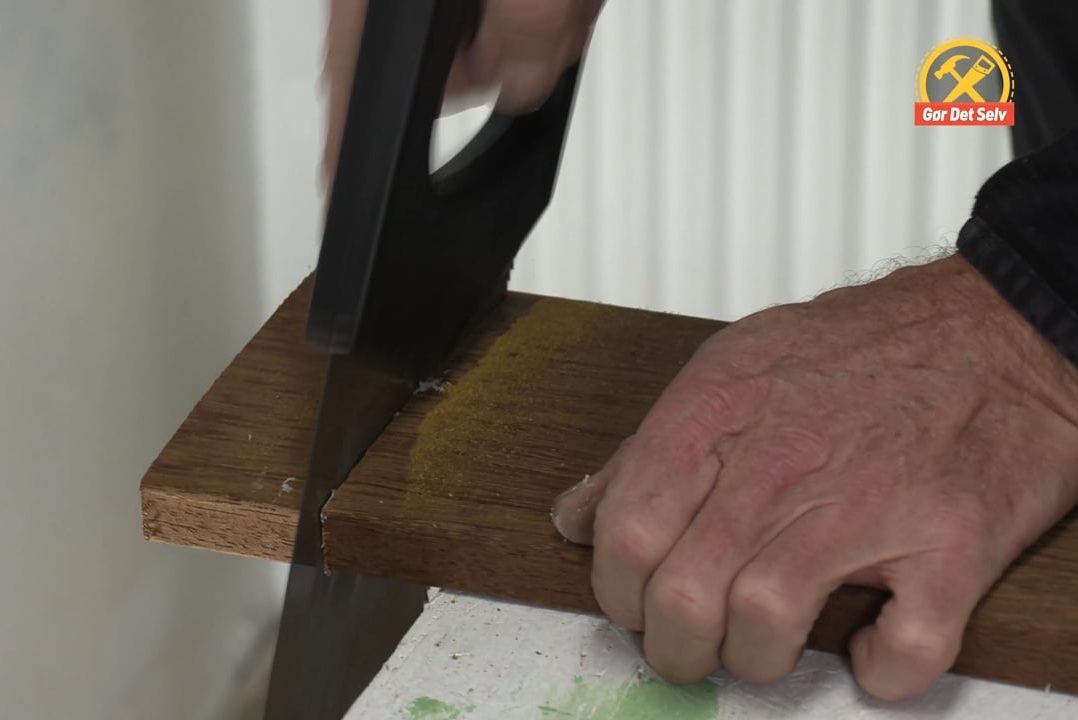 Sav nemt i hårdt træ