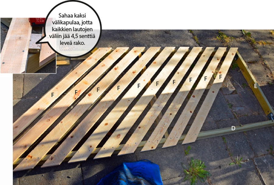 Liukuportti: Asenna porttiin laudat.