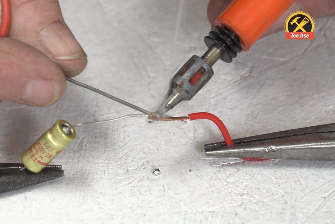 Kätevä miniruuvipuristin