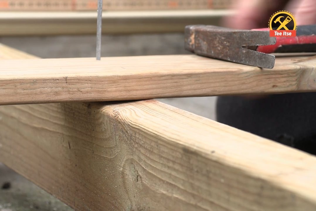 Väännä puu suoraksi