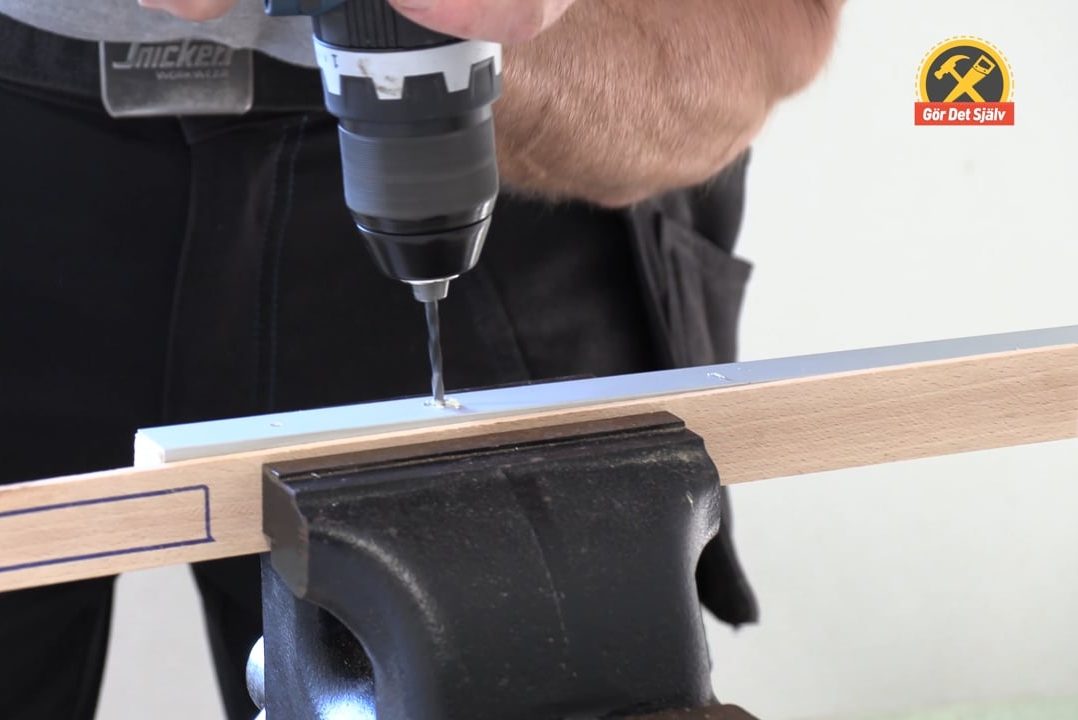 Slipp märken i aluminiumprofil