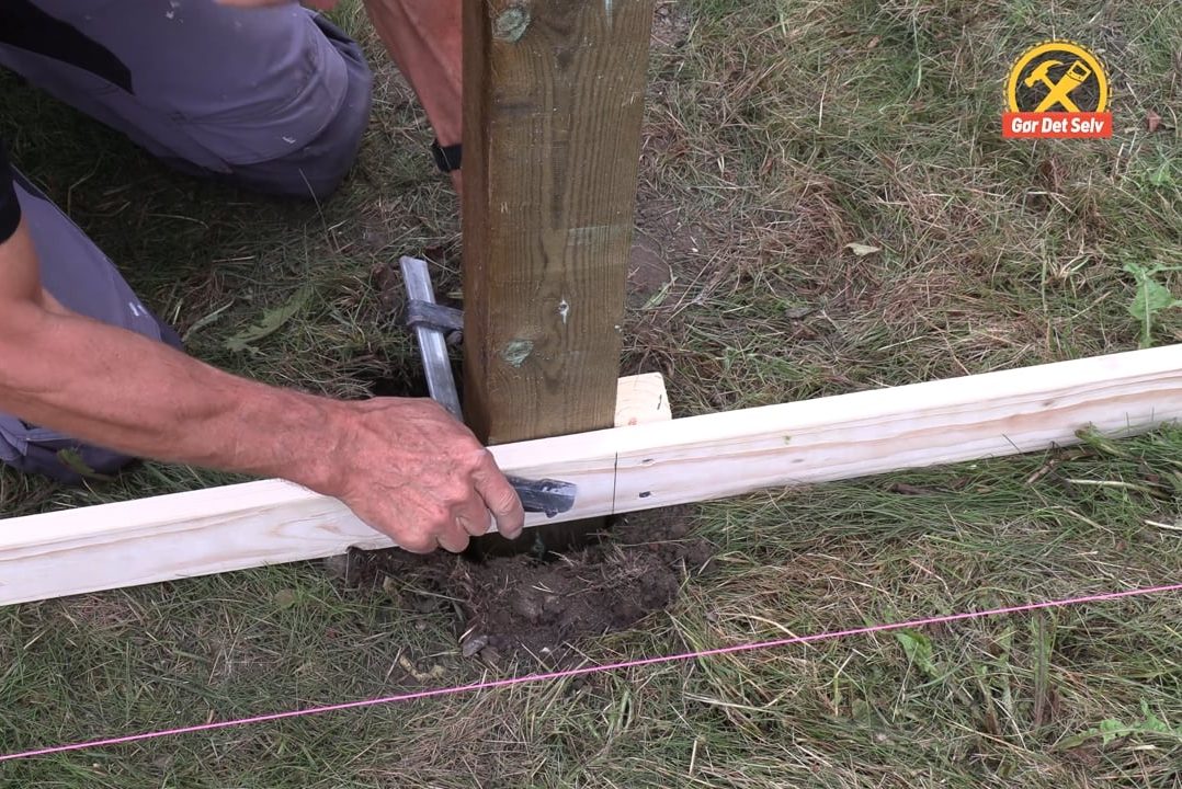 Fast afstand mellem stolperne