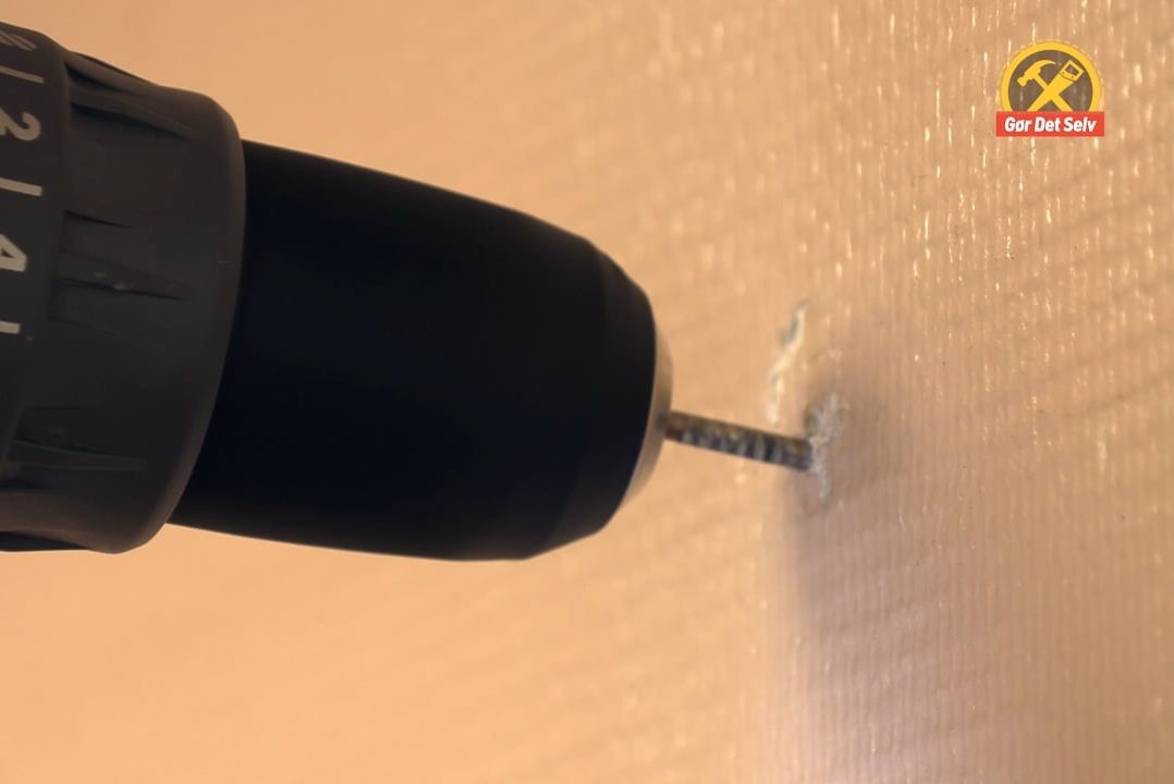 Fjern skruer med smadret kærv