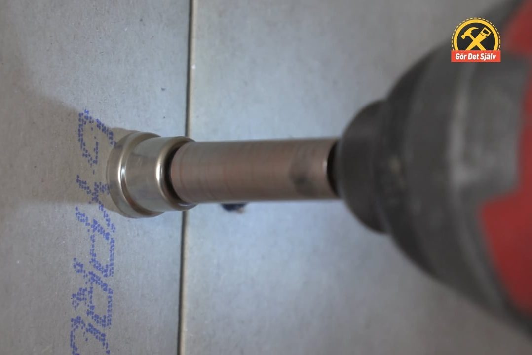 En gipsbit säkrar rätt skruvdjup