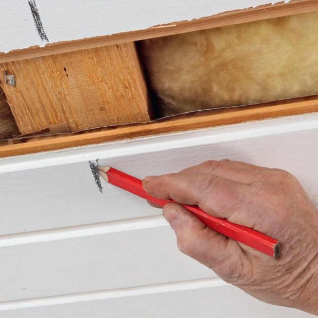 Slätt innertak: Markera placeringen av reglarna