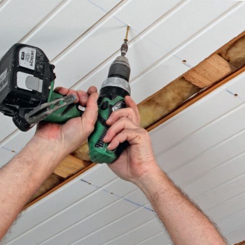 Gipsloft på profilbrædder: Sæt 5 x 60 mm skruer i kridtstregen