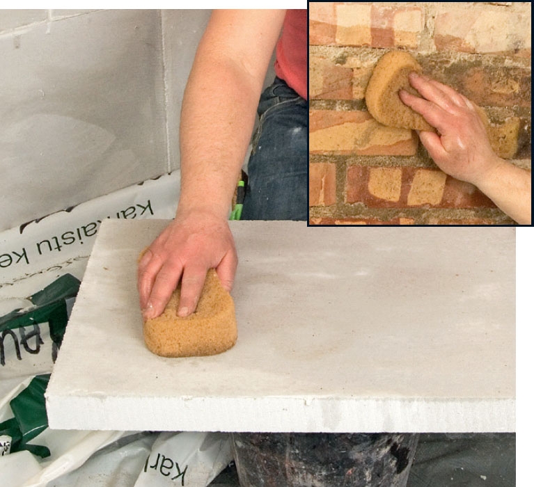 Indvendig isolering med gasbeton: Både pladerne og muren fugtes