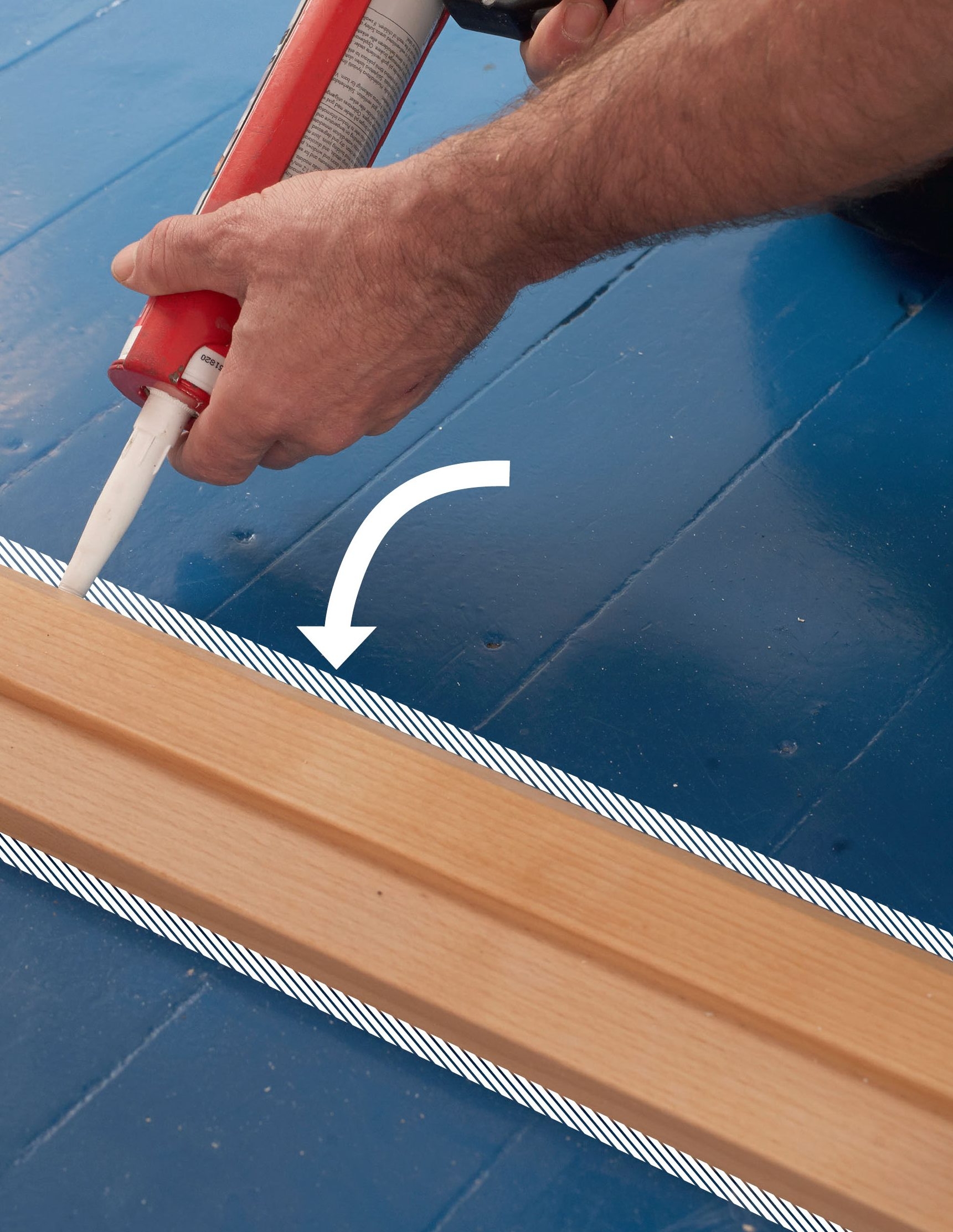 Lydtett innerdør: Fuge ved dørterskelen