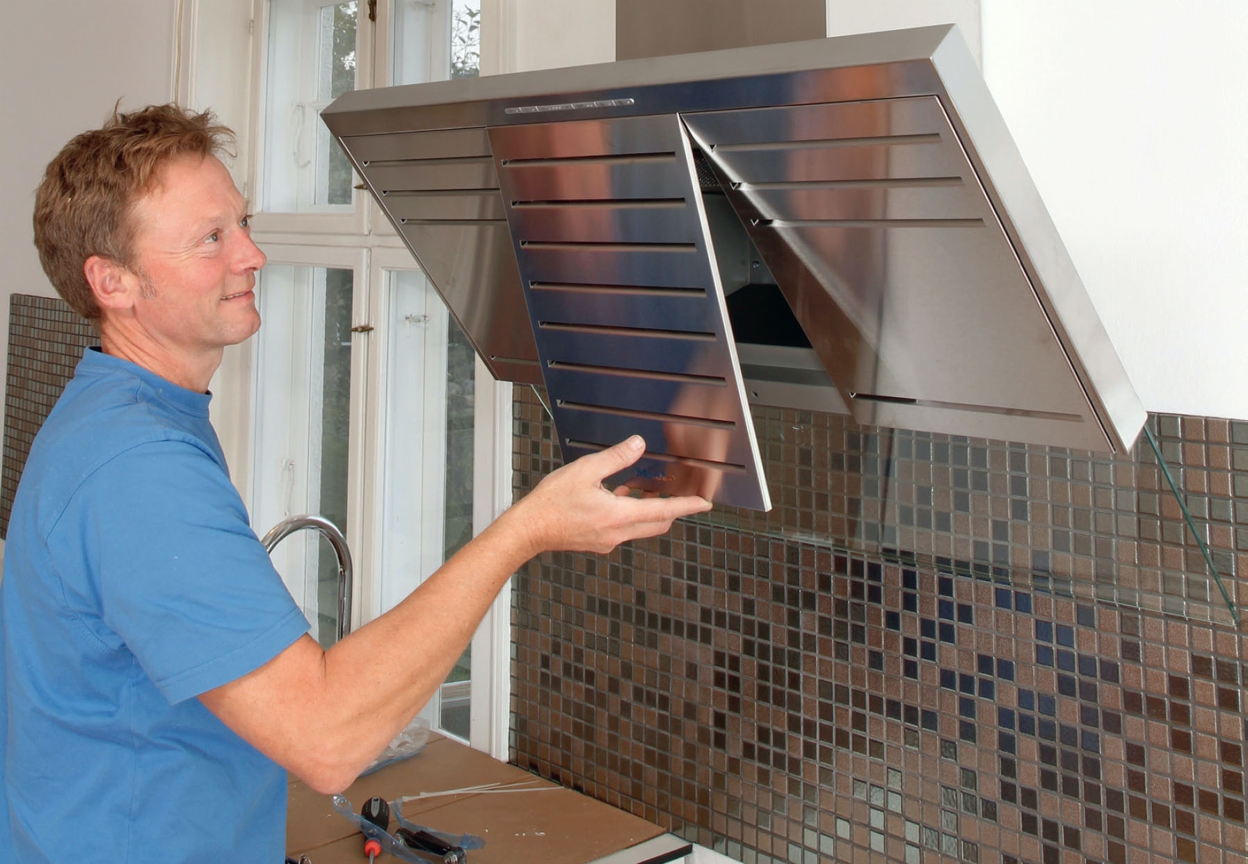 Tyst köksfläkt: Nu sitter den nya köksfläkten på plats