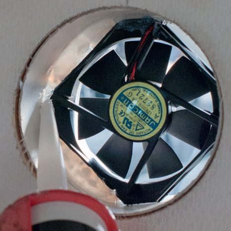 Solcell ventilation: Limma fast fläkten i röret