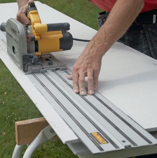 Varmväggsskivor: Den första skivan sågas till