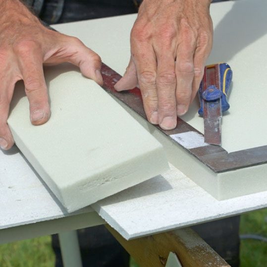 Lämpöeristelevy: Leikkaa eristevaahto