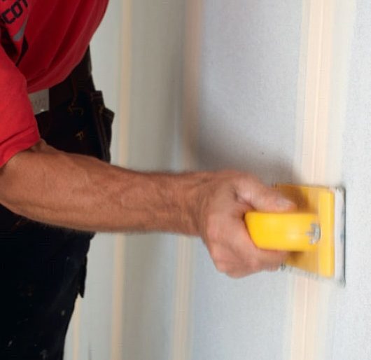 Lämpöeristelevy: Hio saumat levyjen tasoon