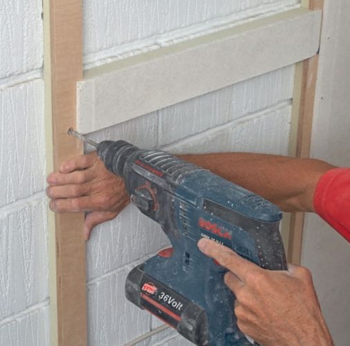 Varmvægsplader: De næste stolper sættes op en ad gangen