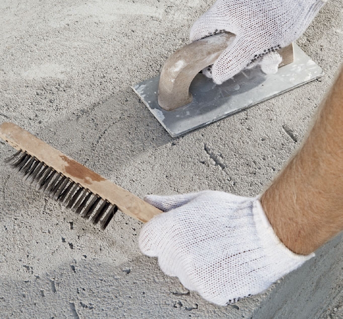 Trappefliser udendørs: Rens fladen af med en stålbørste