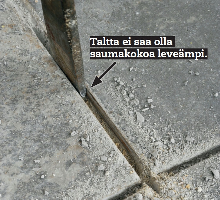 Kylpyhuoneen laattasauman paikkaus