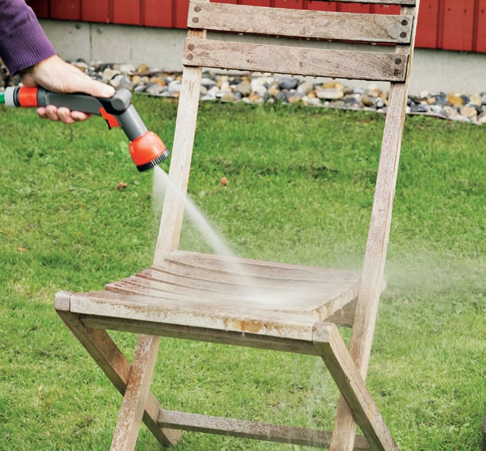 Det er en god idé å forvanne tremøblene