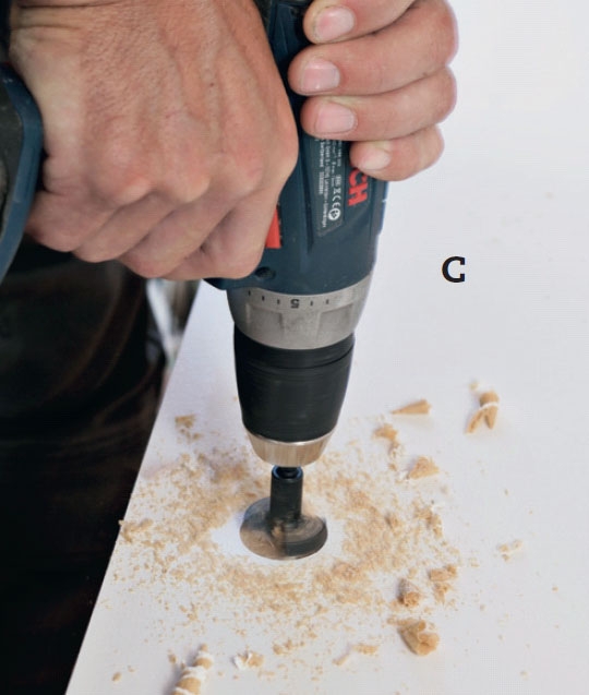 Tee itse liukuovi kaappiin vinoon kattoon