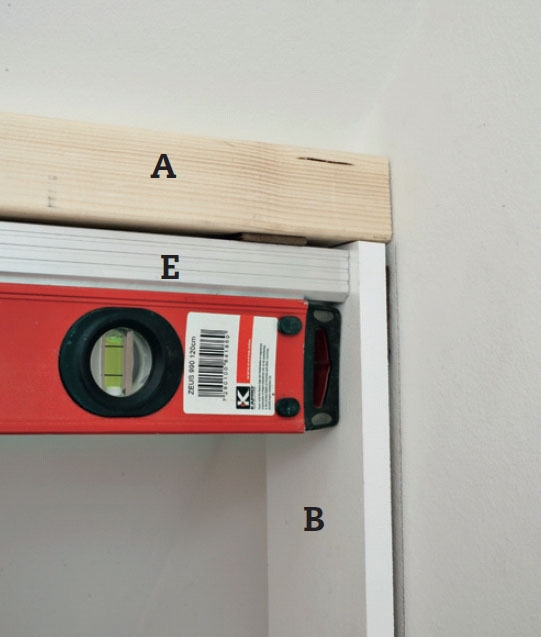 Låga skjutdörrar snedtak